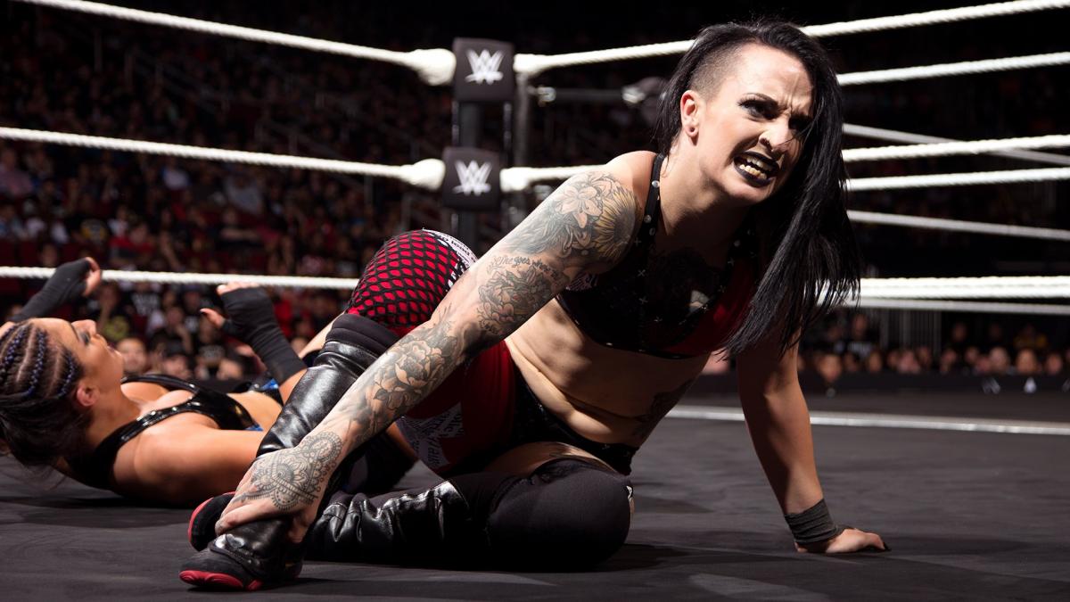 Ruby Riott Suffers a Knee Injury.